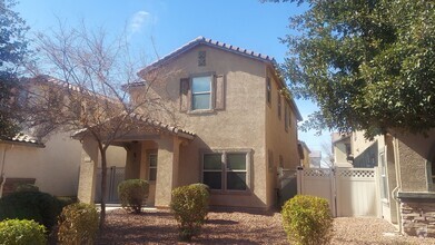 Building Photo - 943 S Sabino Dr