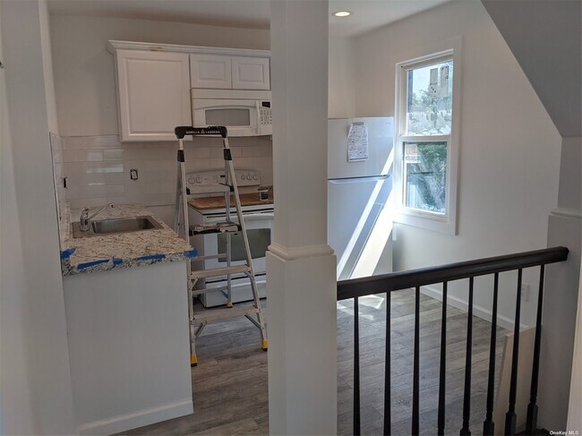 Building Photo - 23 Foxhurst Rd