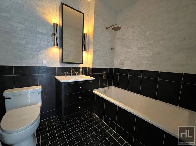 Foto del edificio - Luxurious 2 bedroom/2 Bathroom duplex apt ...