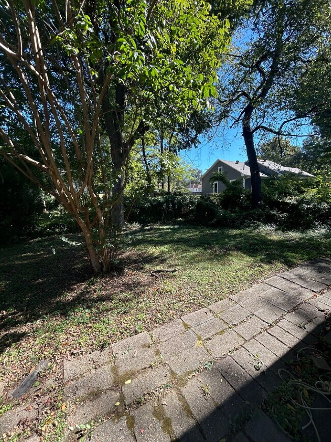 Foto del edificio - "Charming 450 sq ft Studio Retreat in Jonesboro: Perfectly Situated on S Madison St!"