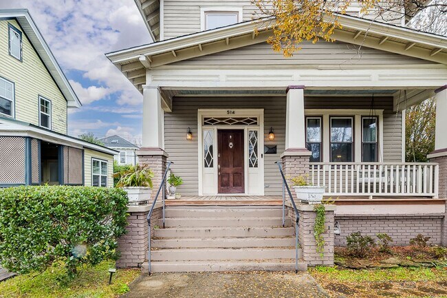 Foto del edificio - Beautiful Baldwin Park Craftsman home ready for move in!