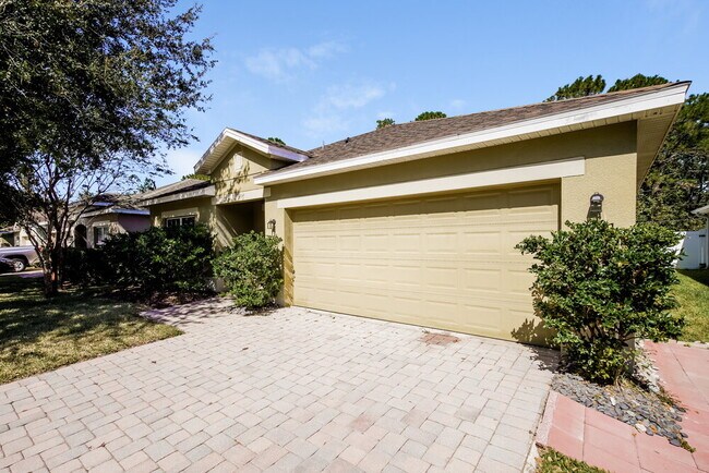 Foto del edificio - 7211 Wakeview Dr