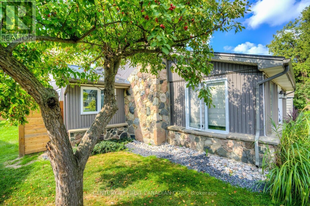 Primary Photo - 7585 Biddulph St