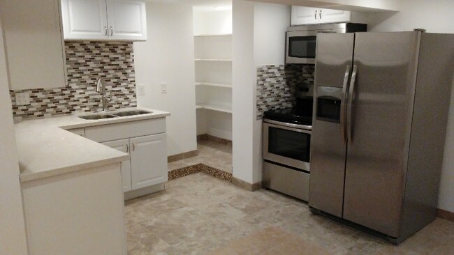 Building Photo - 6315 S Cyclamen Sq