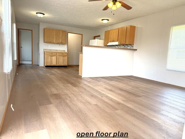 Building Photo - 3337 Clear Springs Way