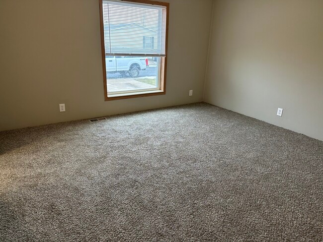 Building Photo - 416 Willow