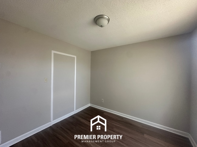 Building Photo - Spacious 4BR/2.5BA Cordova Home | Soaring Ceilings, Fireplace & 2-Car Garage