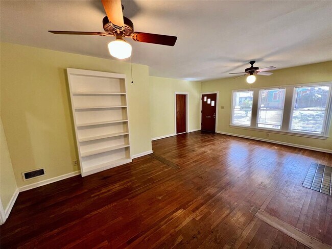 Foto del edificio - 302 Park Ln