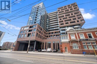 Building Photo - 270 Dufferin St