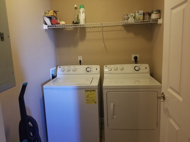 Foto del edificio - 4800 Copeland Cir