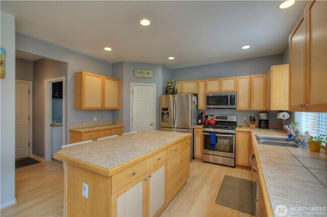 Foto del edificio - 3 Bedroom Maple Valley Home