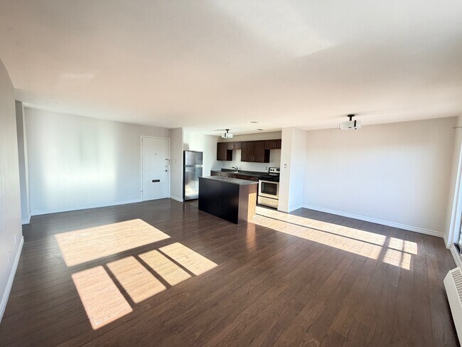 Building Photo - 20 Bradmon Dr