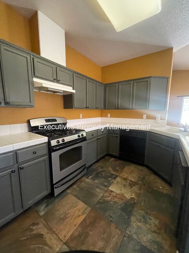 Foto del edificio - 1308 Fairway Dr