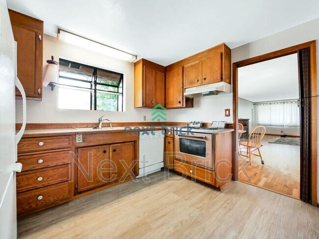 Building Photo - 4556 50th Ave SW