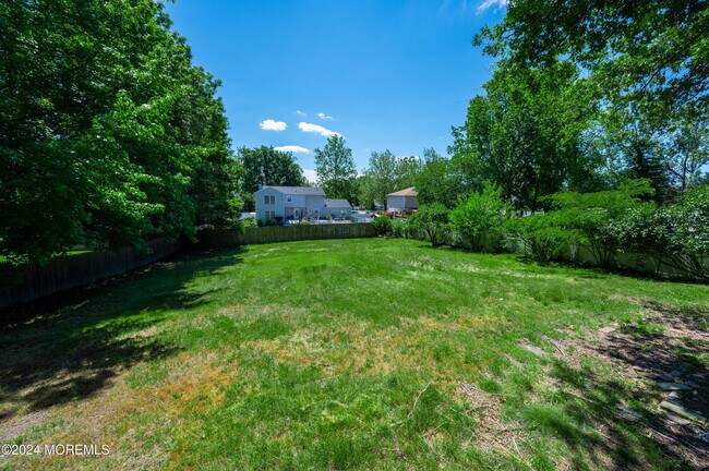 Building Photo - 319 Union Hill Rd