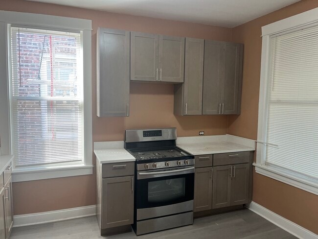 Building Photo - 730 N Spaulding Ave
