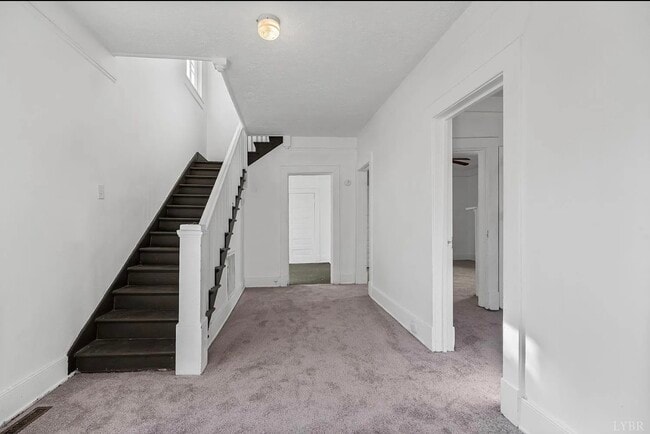 Building Photo - 620 Berryman Ave