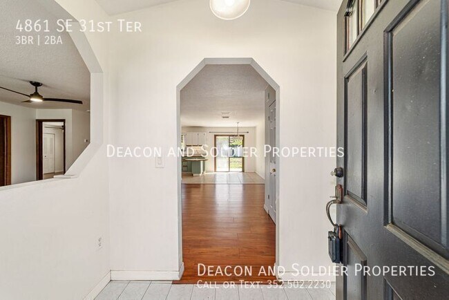 Foto del edificio - 4861 SE 31st Terrace