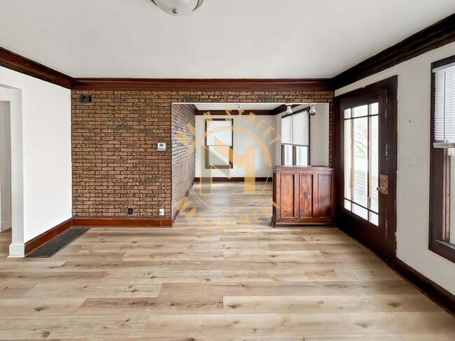 Foto del edificio - 1311 Madison St