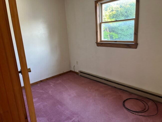 Building Photo - 56 Champlain St