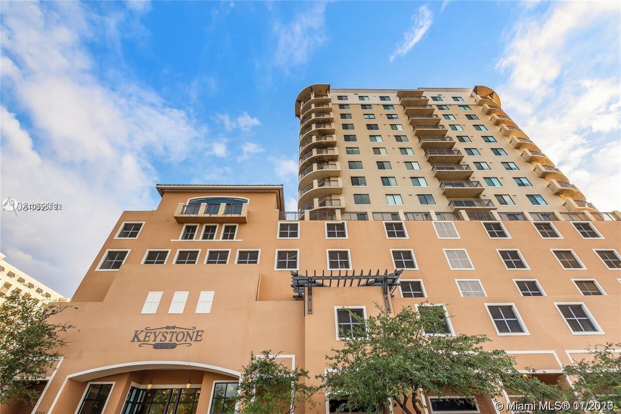 Foto principal - 4242 NW 2nd St