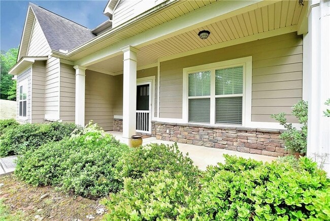 Building Photo - 115 Creek Pointe Dr