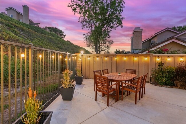 Building Photo - 6220 Garnet Cir