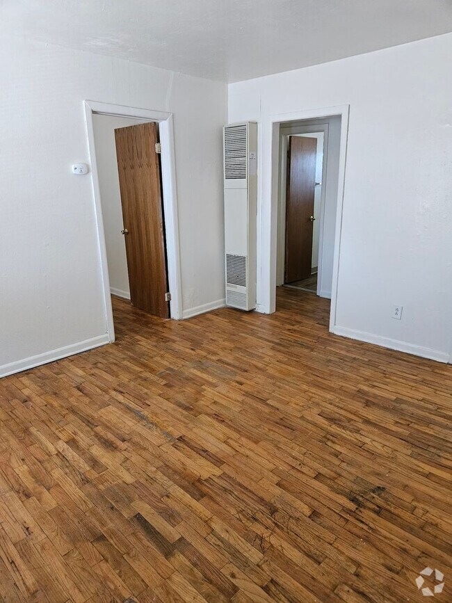 Building Photo - 144-146 N 25th Ave