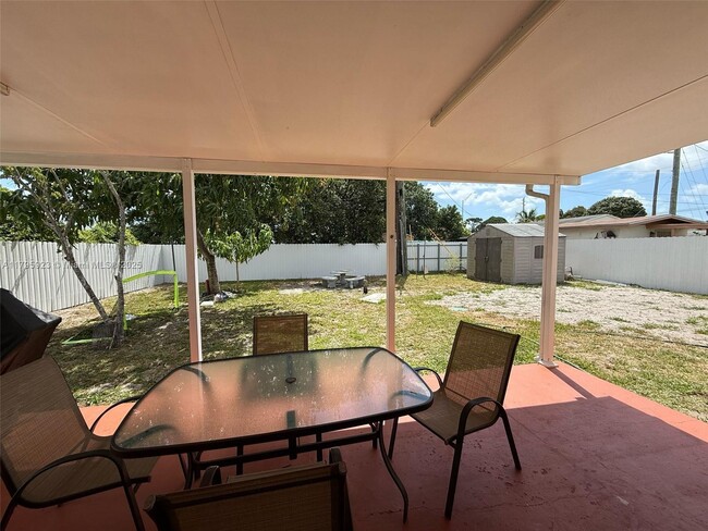 Foto del edificio - 15111 NW 32nd Ave