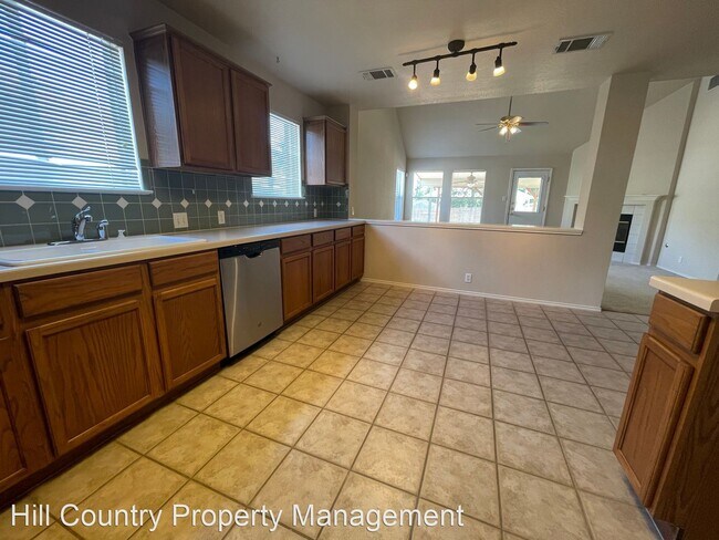 Foto del edificio - 4 br, 2.5 bath House - 5033 Cleves Street