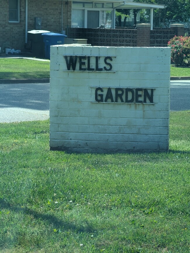 Building Photo - 229 Telford Dr