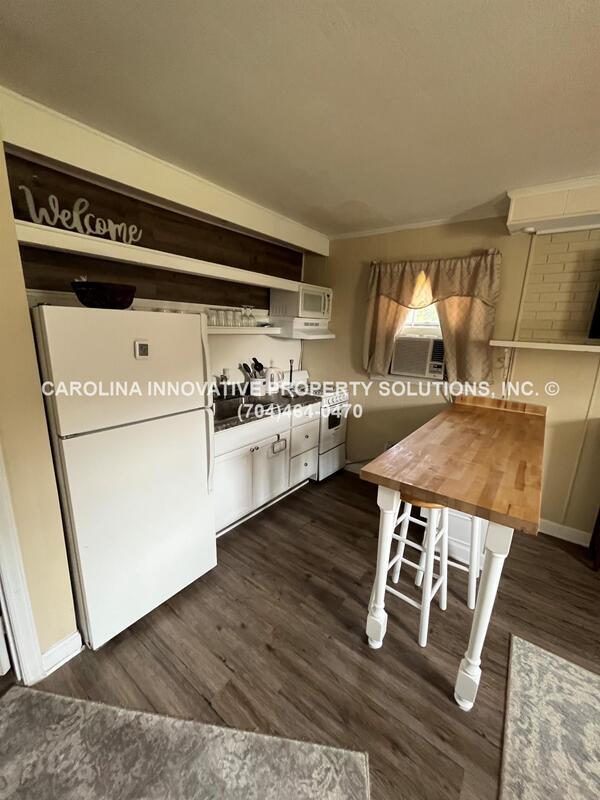 Foto del edificio - 8212 Larkhaven Rd