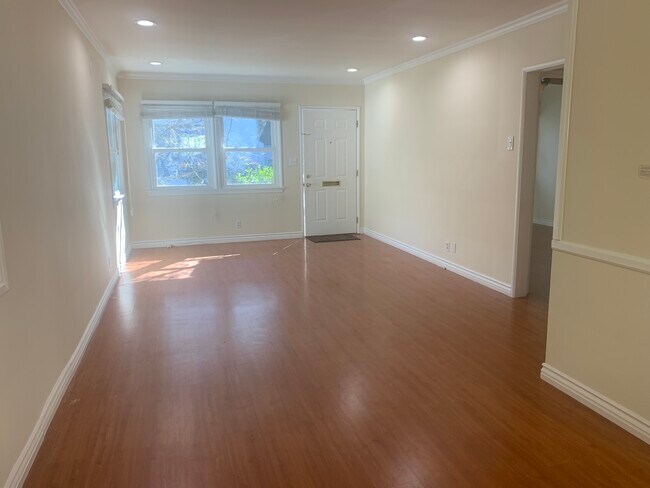 Building Photo - 4319 Cedros Ave