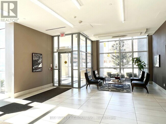 Photo du bâtiment - 275 Yorkland Rd