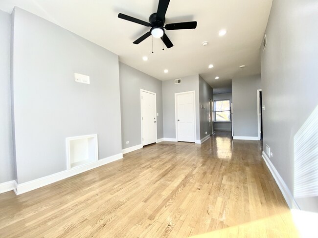 Foto del edificio - 1012 W Sunnyside Ave