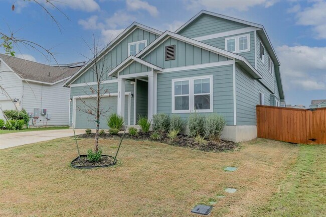 Building Photo - 612 Goldenwave Wy