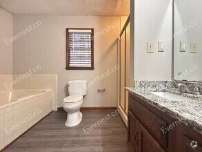 Building Photo - 170 Olde Oak Dr