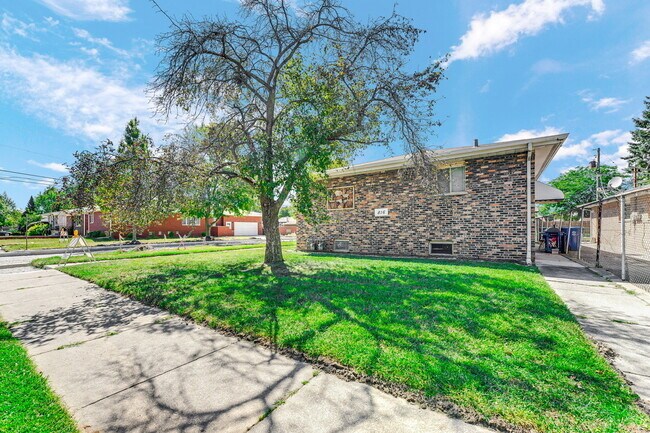 Foto del edificio - 816 Mackinaw Ave