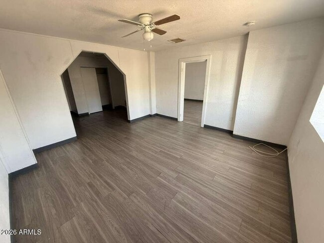 Building Photo - 398 E Ave