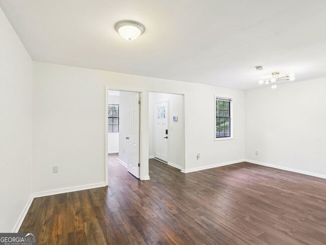 Building Photo - 1918 W Kimberly Rd SW