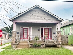 Building Photo - 1902 Iberville St