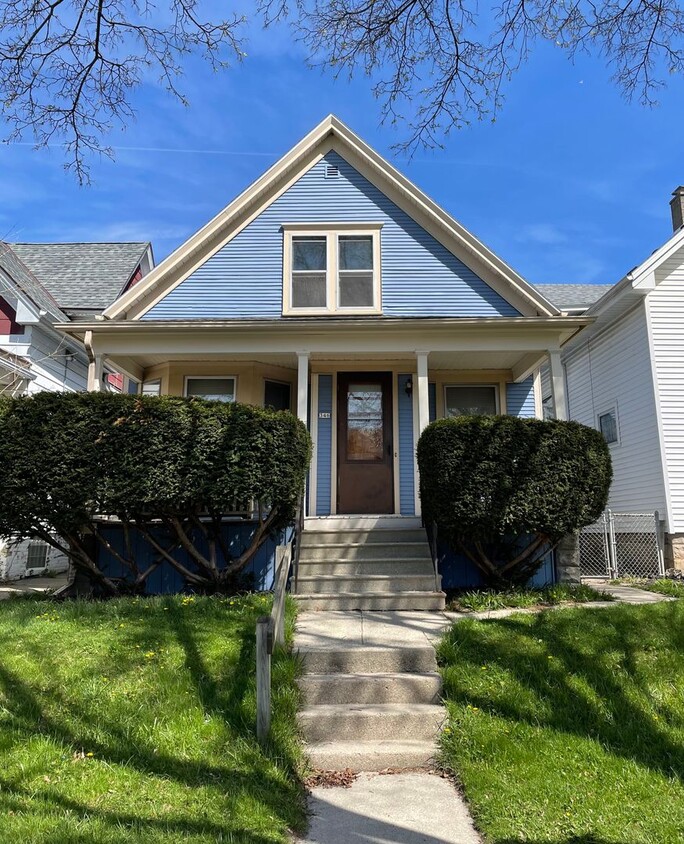 Foto principal - 346 E Montana St