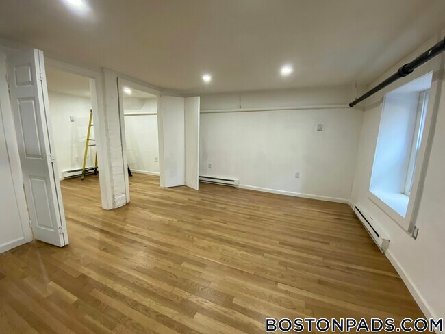 Foto del edificio - 686 Parker St