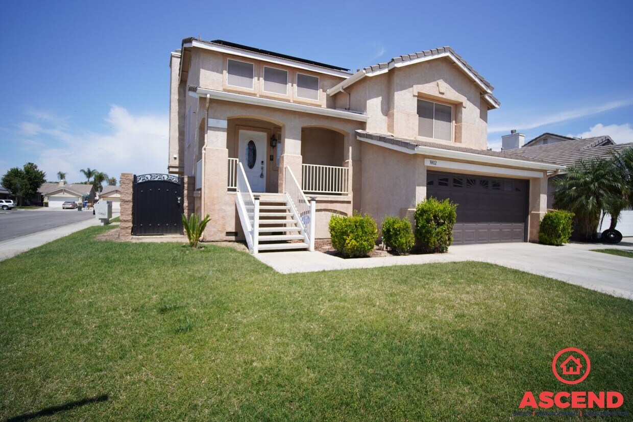 Primary Photo - Charming Home Located Off of White Lane an...