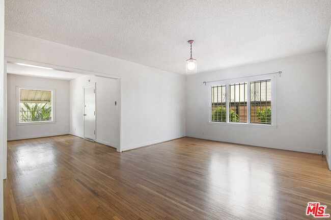 Building Photo - 832 S Citrus Ave
