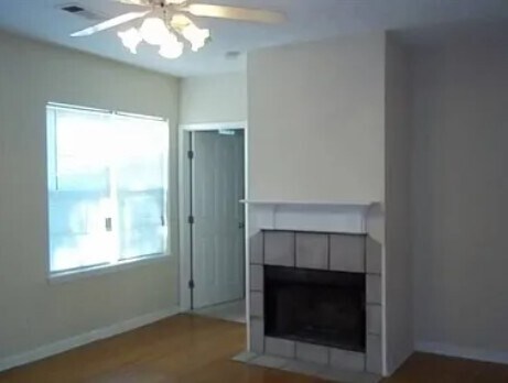 Foto del edificio - 2642 E 3rd St