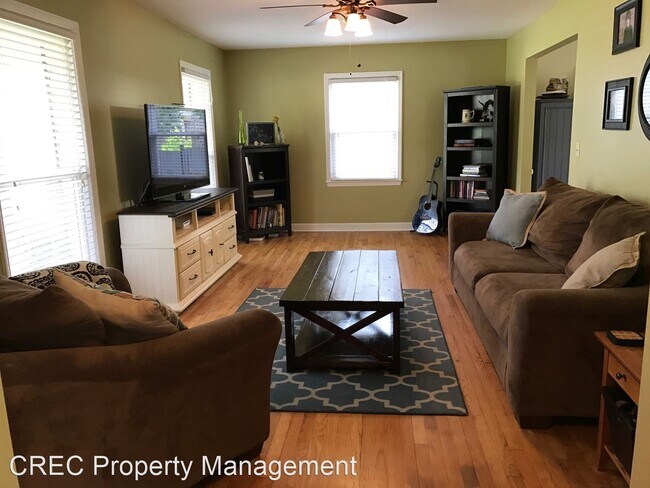 Building Photo - 4 br, 2.5 bath House - 2327 W Palmer Drive