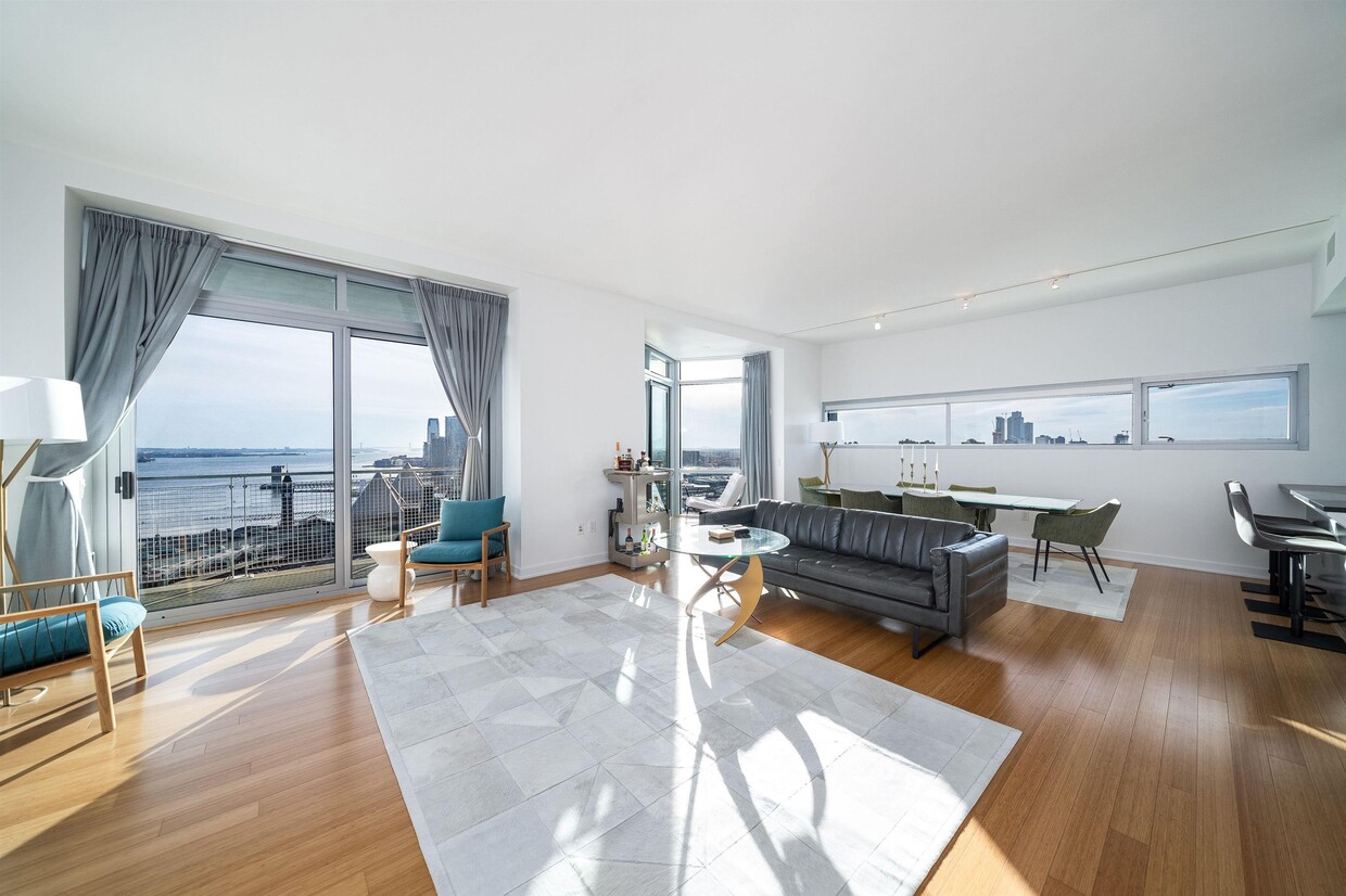 Foto principal - 225 River St