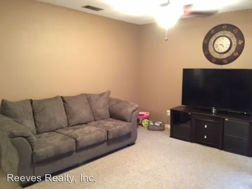 Building Photo - 1604 Hillandale Dr