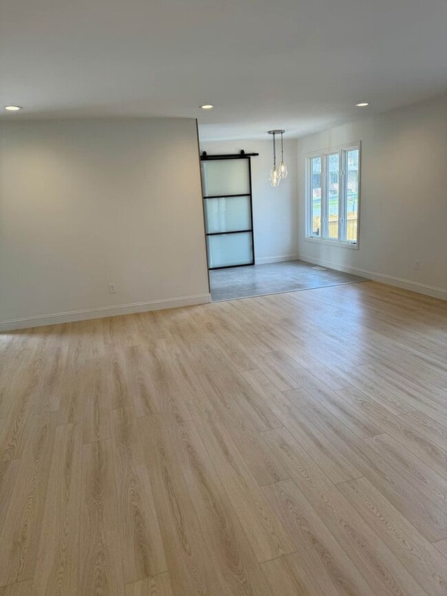 Foto del edificio - 3940 Halehaven Dr